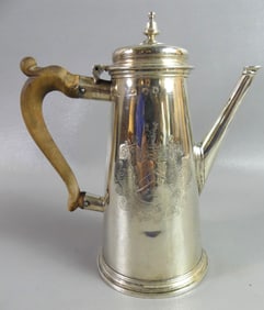 GEORGIAN SILVER TEAPOT CA 1800