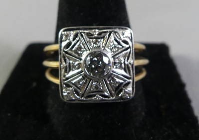 14K GOLD & DIAMOND RING