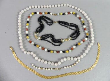 LOT OF 5 NECKLACES