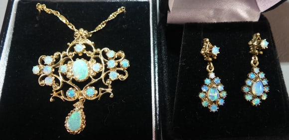 14K & OPAL NECKLACE & EARRINGS