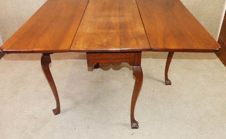 ANTIQUE CHIPPENDALE DINING TABLE