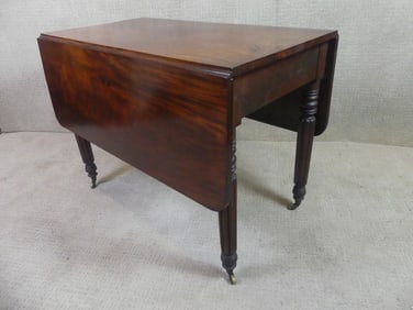 SHERATON MAHOGANY DROP LEAF TABLE