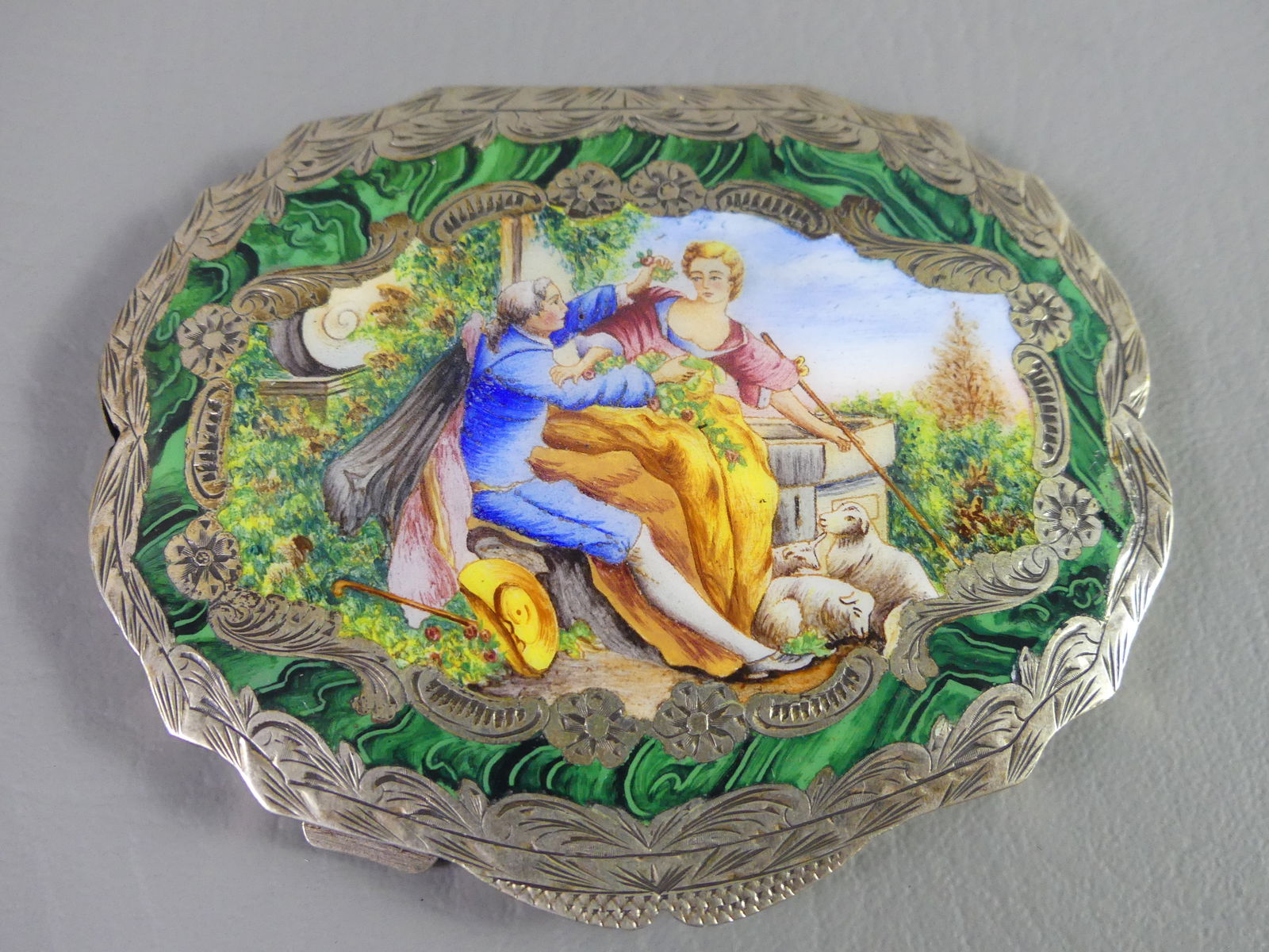 ENAMELED 800 SILVER COMPACT - LOVERS (1 of 4)