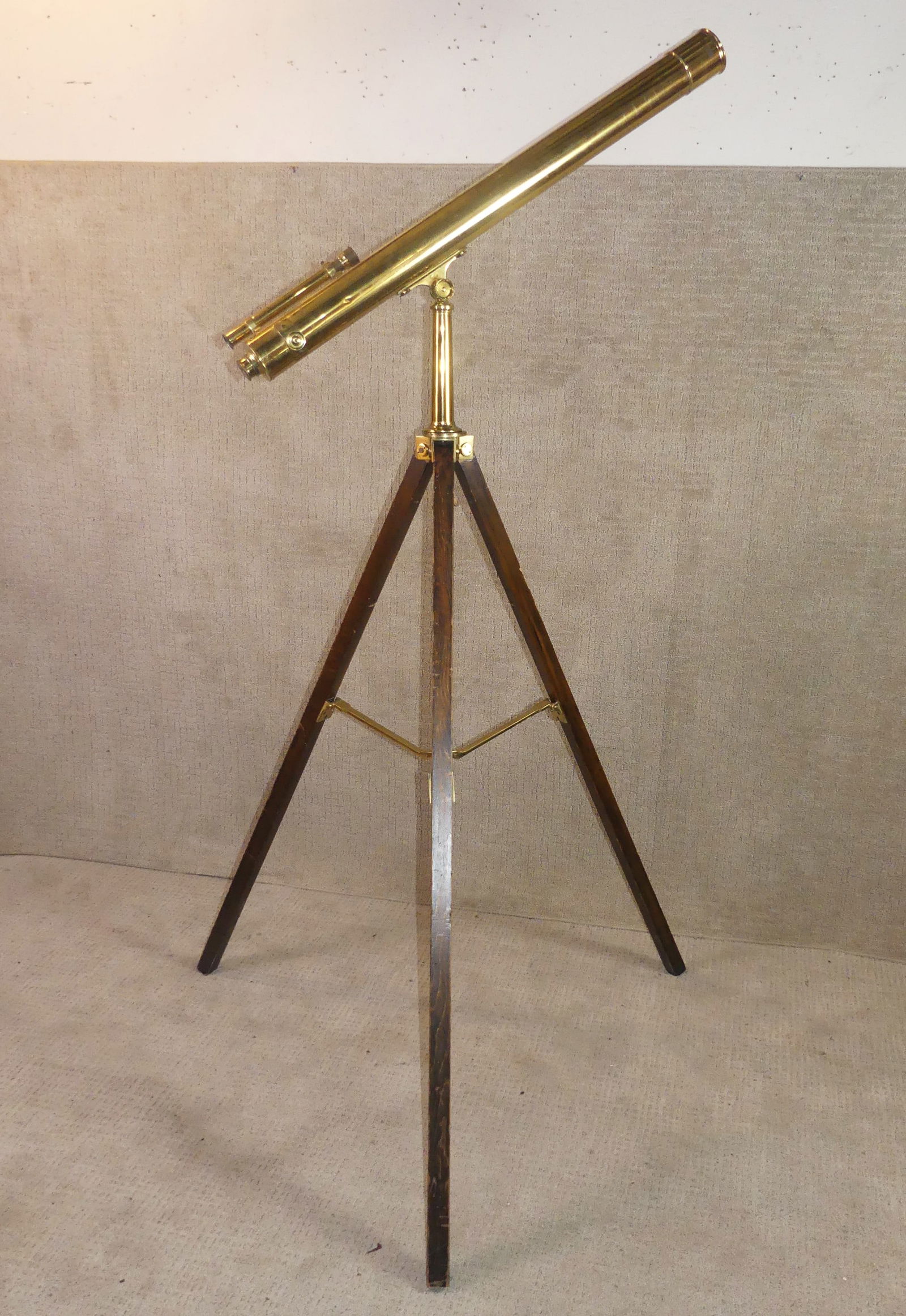 LARGE ENGLISH BRASS TELESCOPE ON TRIPOD (1 of 2)