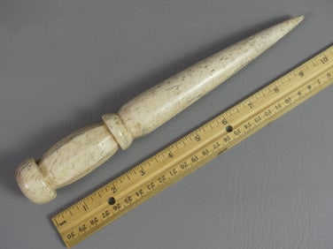 LARGE 19TH C. WHALEBONE FID