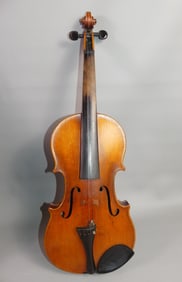 ANTIQUE VIOLIN IN WOOD CASE