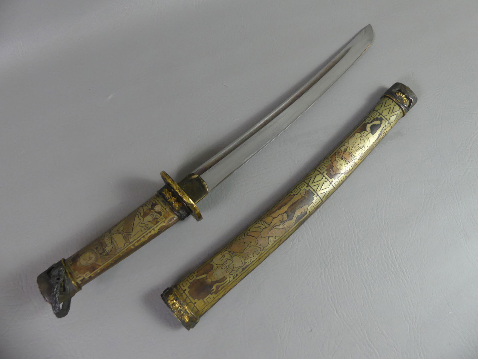 JAPANESE WAKIZASHI SHORT SWORD (1 of 6)