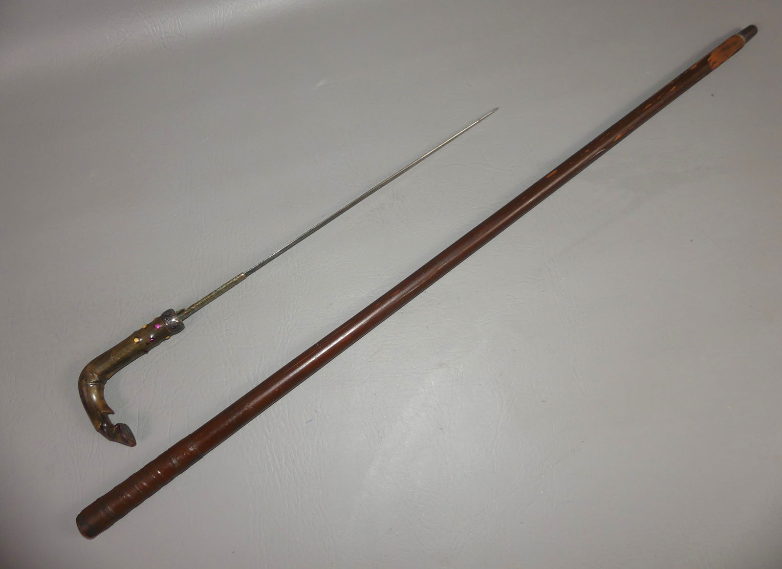 ANTIQUE SWORD CANE - HORSE HOOF HANDLE (1 of 4)