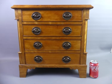 ANTIQUE MAPLE NIGHT STAND
