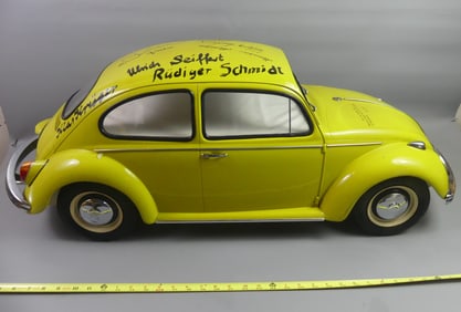 ART RAILTON 1977 VW BUG MODEL - SIGNED