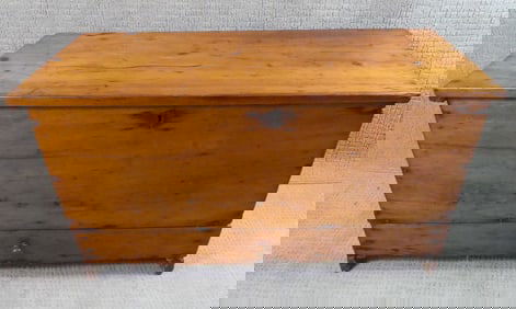 PERIOD ONE DRAWER BLANKET CHEST