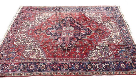 OLD HERIZ ROOM SIZE CARPET 8 X 11