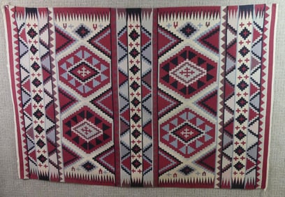 NAVAJO STYLE 5 FT 9  X 4 FOOT RUG