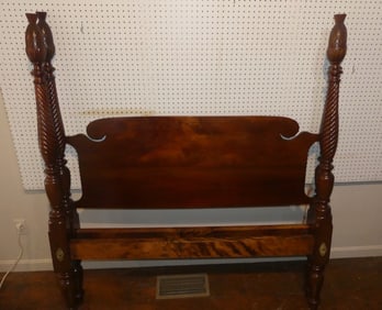 MAHOGANY 4 POST QUEEN SIZE BED BY LEONARD'S