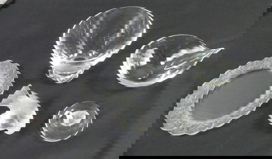 5 PCS LALIQUE & STEUBEN ART GLASS: Lot of 5 colorless crystal art glass items: 8 in Lalique plate with frosted floral edge, 3.5 in bird figurine, and a bird ring dish (all signed). Plus 2 Steuben bowls 5.5 and 7.5 in respectively,