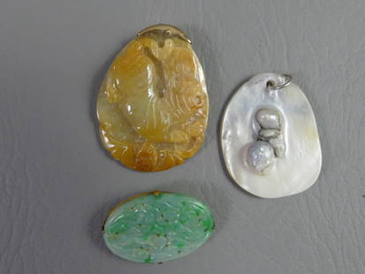 JADE JEWELRY & ABALONE PENDANT: Lot of jewelry: 2 in oval caramel jade pendant with tiger; 1.5 in green jade oval Chinese carved brooch with 14k mounts; and a carved abalone (MOP) shell pendant.