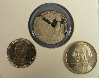 3 ASSORTED GOLD COINS: Lot 3 gold coins: 19.05mm coin commemorating the 10th Anniv. of the moon landing in 1975 in 10k gold, 2.33 grams; 19.05mm Washington Bicentennial .500 fine gold coin, 2.4 grams; and 14k gold coin for
