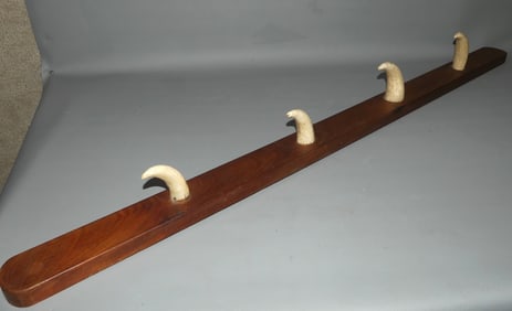 WALL RACK - 4 WHALE TEETH