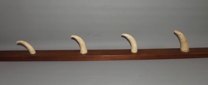 WALL RACK - 4 WHALE TEETH