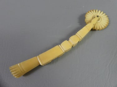 WHALEBONE PIE CRIMPER