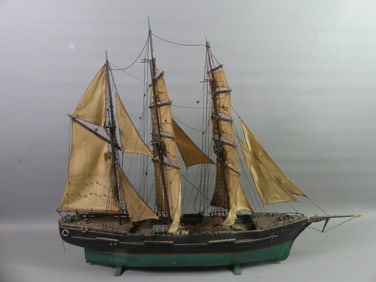 ANTIQUE SHIP MODEL