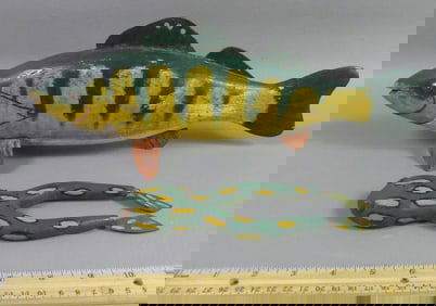 VINTAGE FISH DECOY & FROG