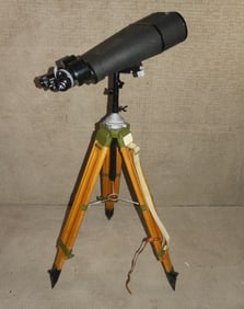 HIGH POWER BINOCULARS ON TRIPOD