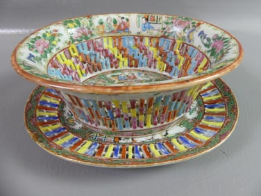 CHINESE ROSE MEDALLION BASKET