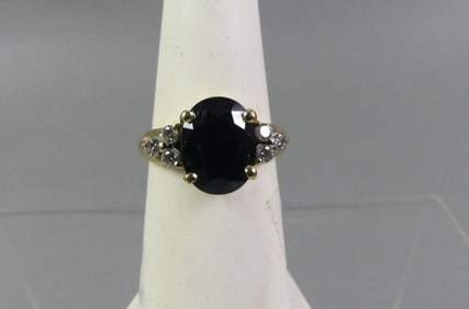18K LADY'S COCKTAIL RING