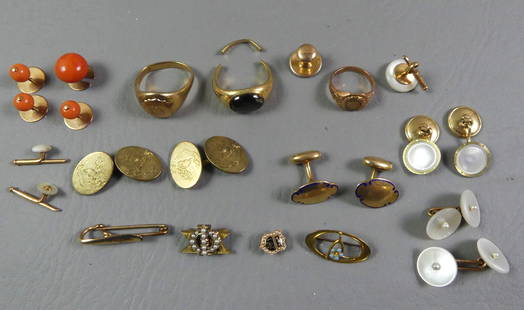 MIXED GOLD JEWELRY LOT: Lot of gold jewelry including: three 10k rings (9.1 dwt, one broken) and assorted other pieces. Total 33.6 dwt plus 13.1 dwt for cufflinks with stones.