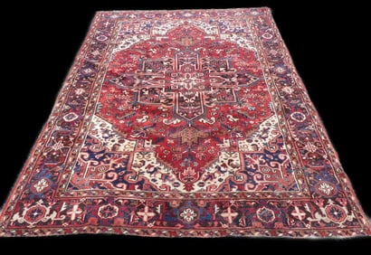 OLD HERIZ 7 X 10 FT RUG