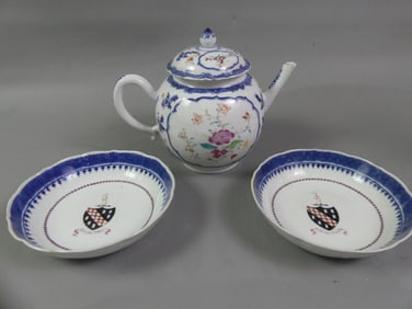 QING PERIOD TEAPOT & BOWLS