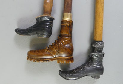 3 CANES WITH BOOTS
