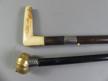 2 CANES - FLASHLIGHT & ASHTRAY