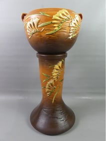 ROSEVILLE JARDINIERE ON STAND