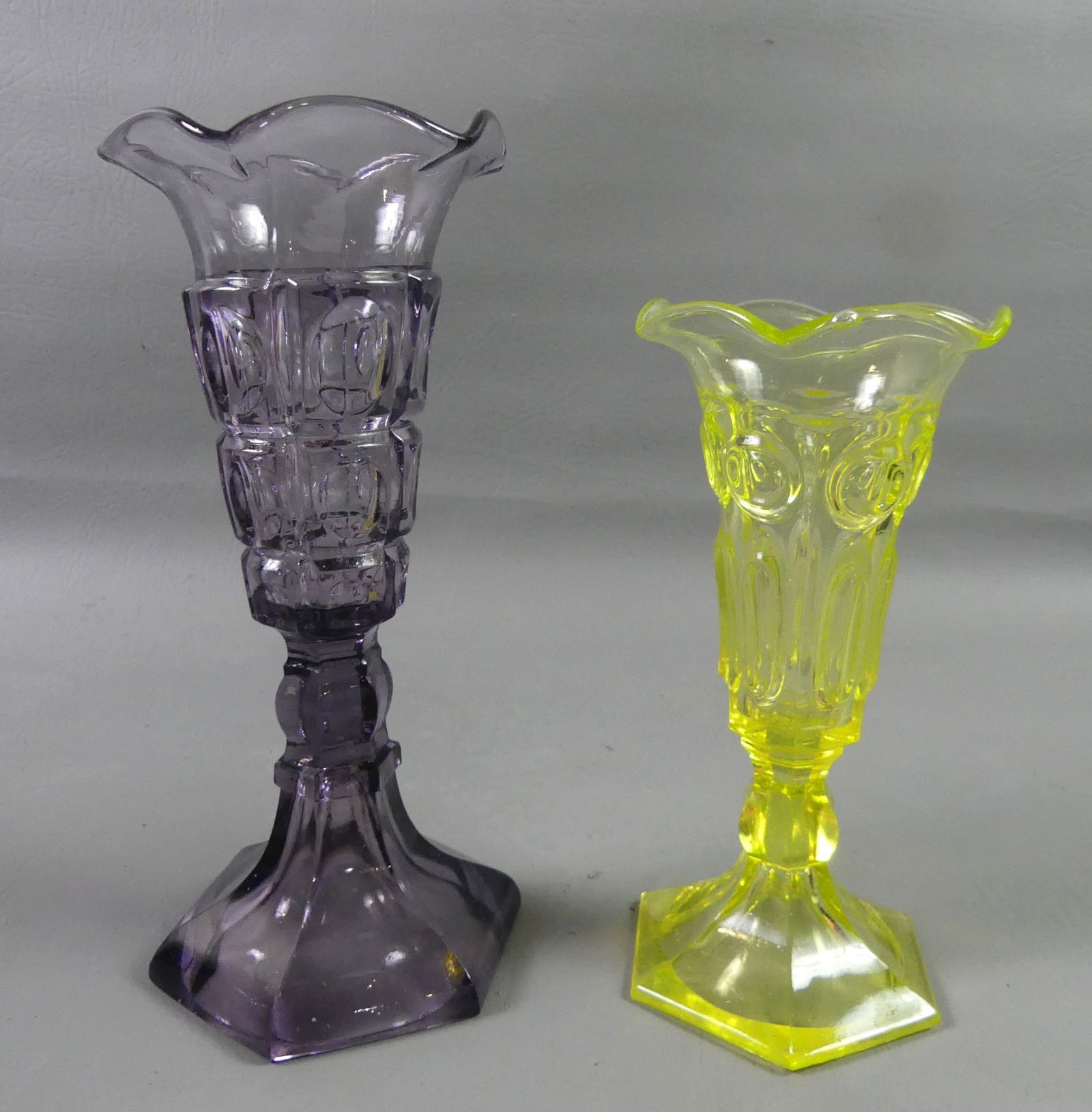 2 COLORED SANDWICH VASES (1 of 2)