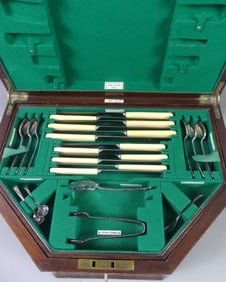 SHEFFIELD FLATWARE SET IN CASE