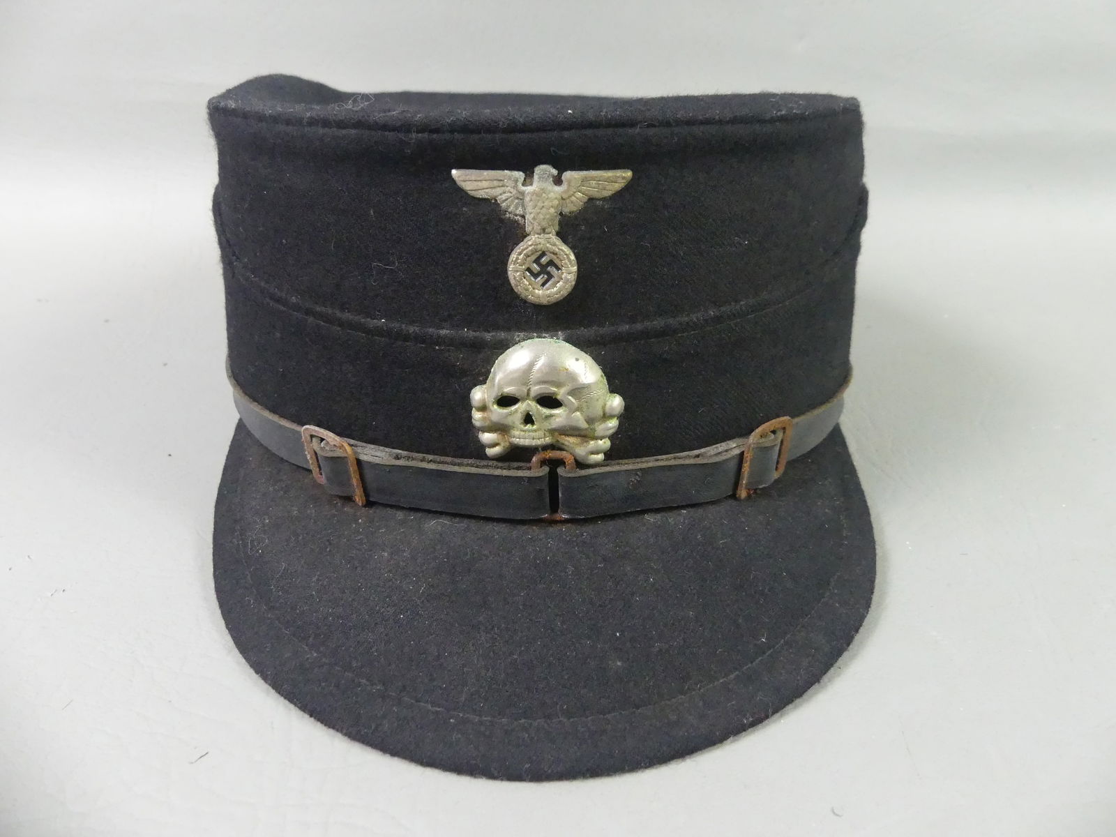 GERMAN WWII HAT - SKULL & CROSSBONES (1 of 5)