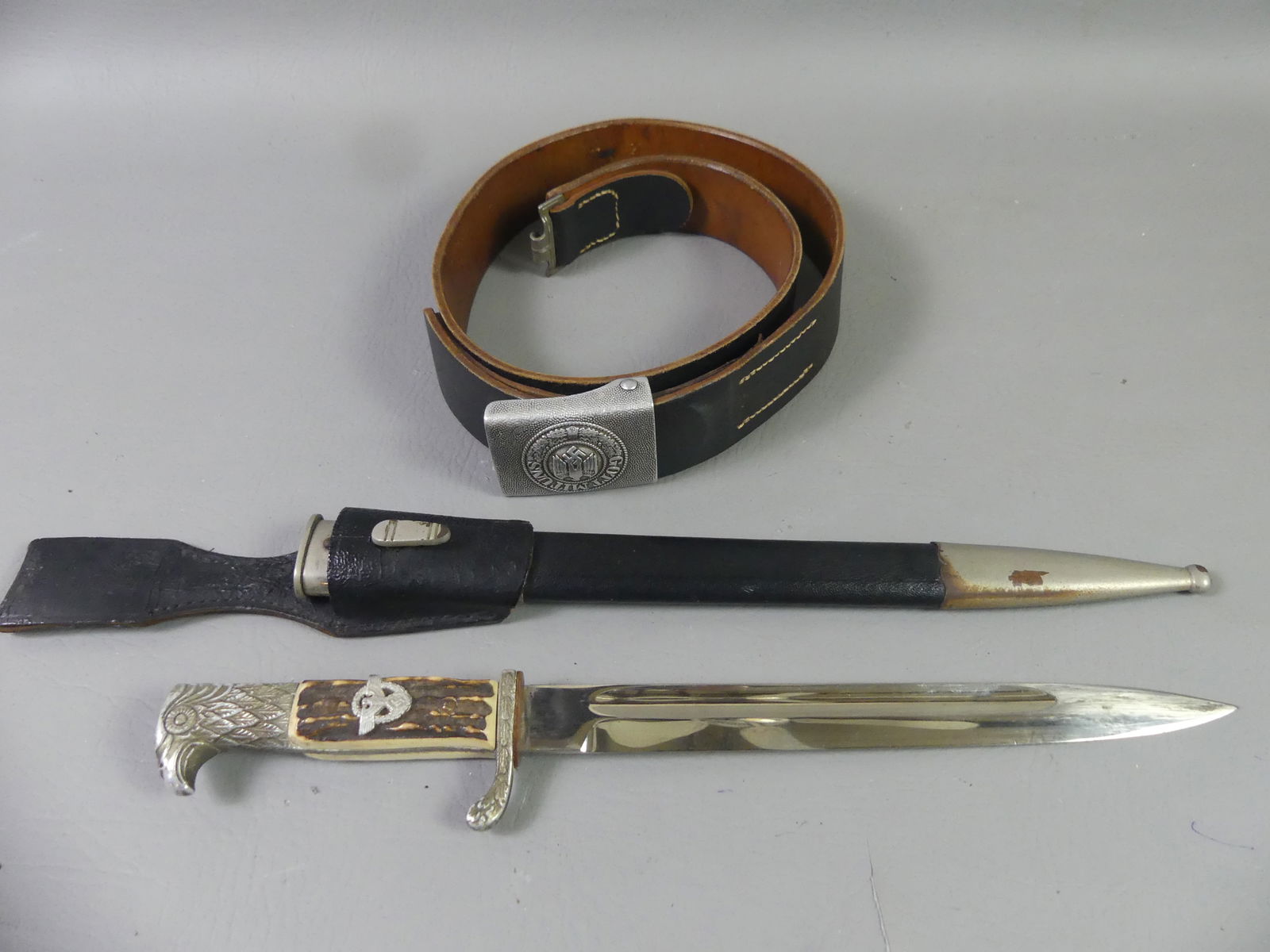 GERMAN WWII DAGGER - PACKE (1 of 4)