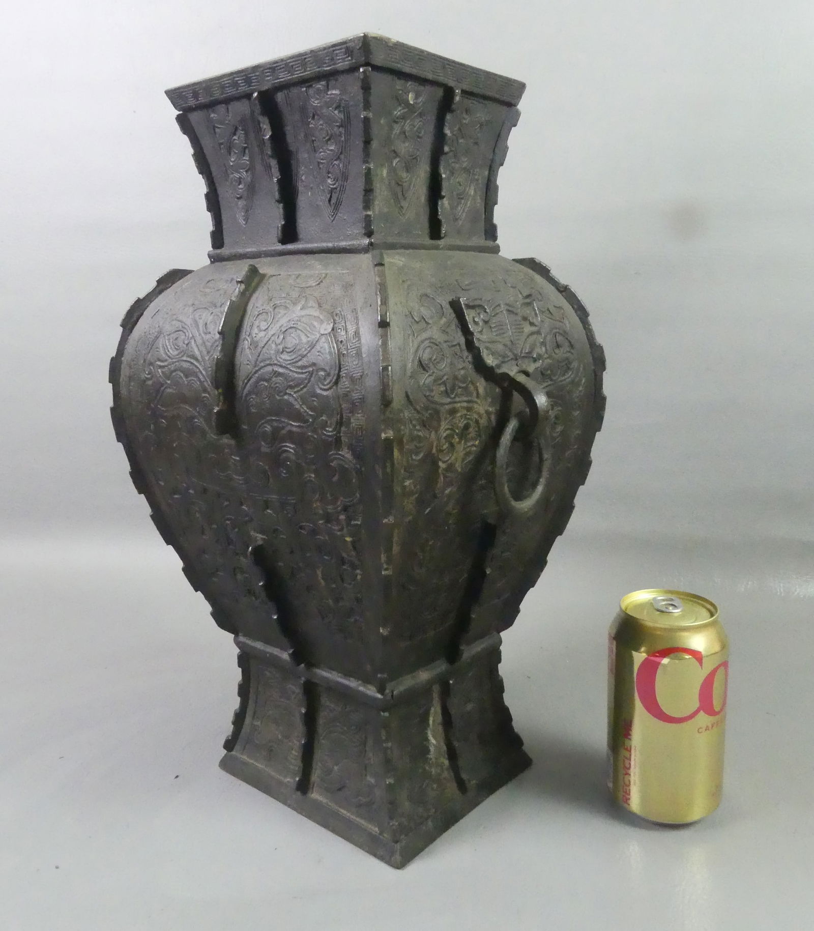 CHINESE BRONZE VASE - MING DYNASTY (1 of 4)