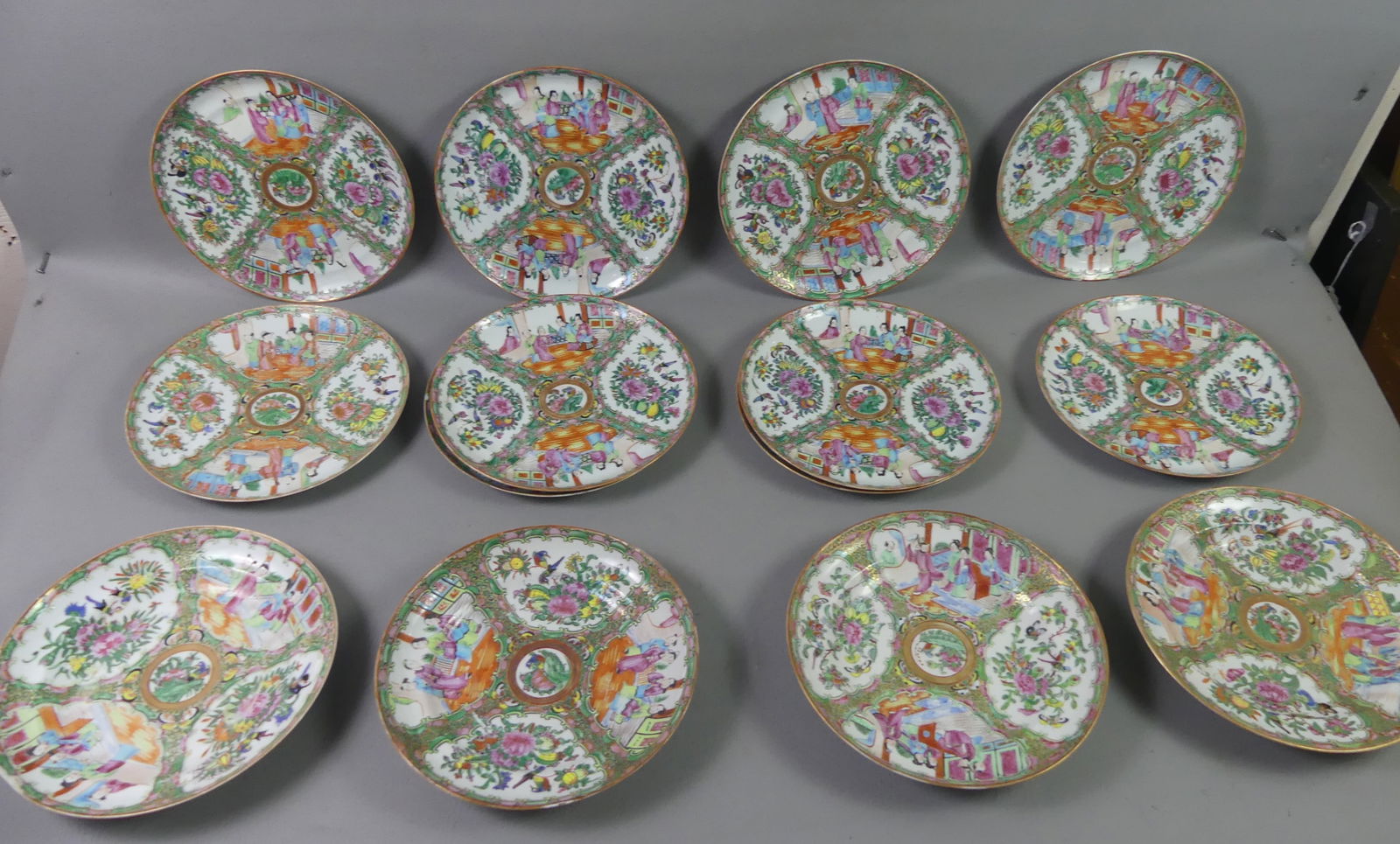 14 CHINESE ROSE MEDALLION PLATES (1 of 4)