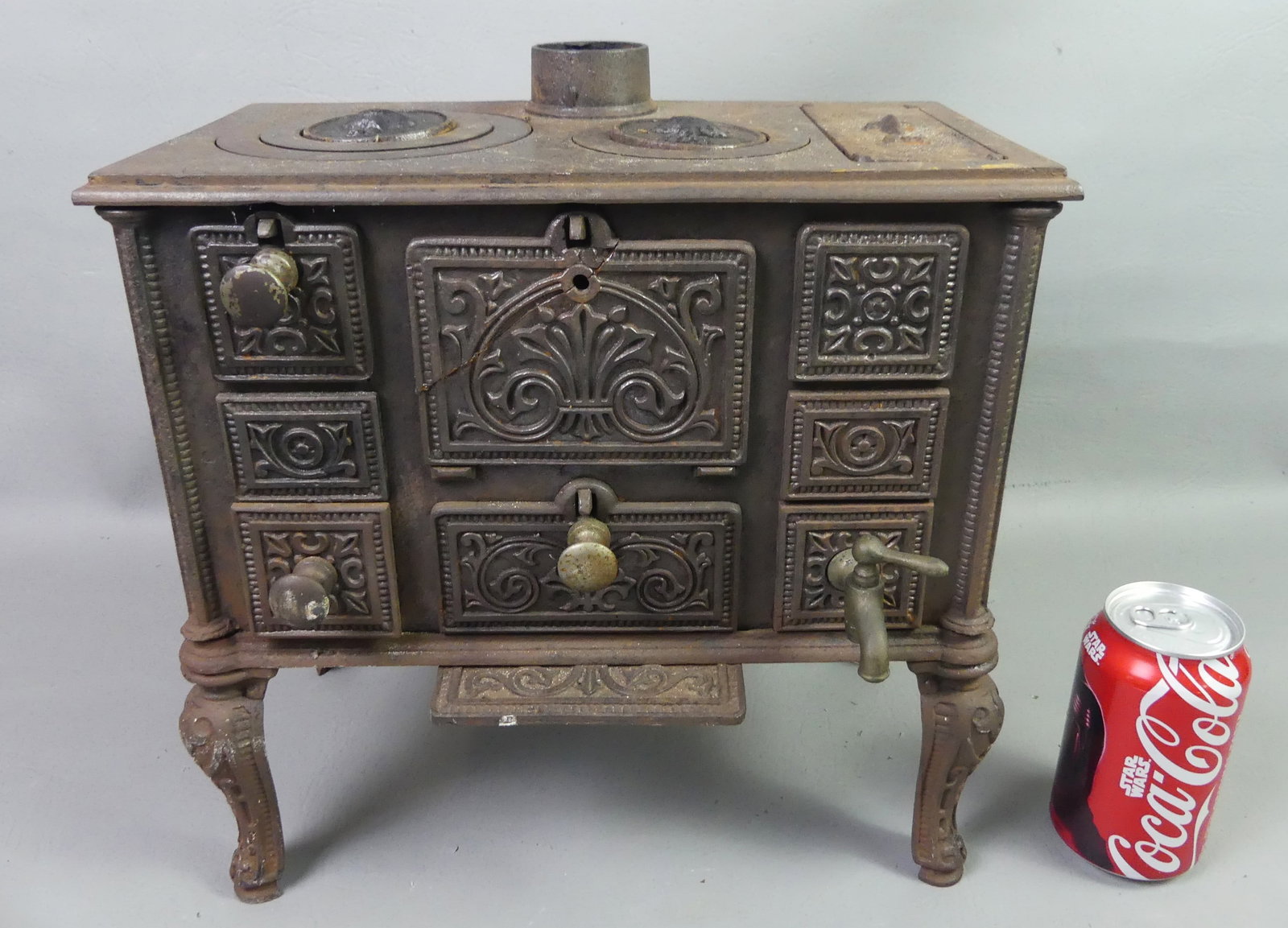 SALESMAN SAMPLE - ANTIQUE COAL STOVE (1 of 6)