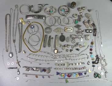 LOT OF VINTAGE SILVER JEWELRY