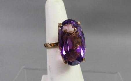 18K GOLD & AMETHYST RING
