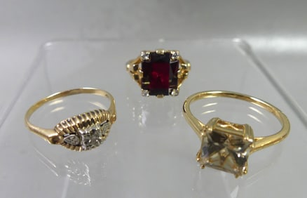 3 GOLD GEMSTONE RINGS