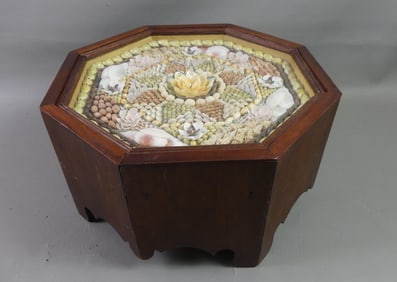 SHELL VALENTINE TABLE DISPLAY