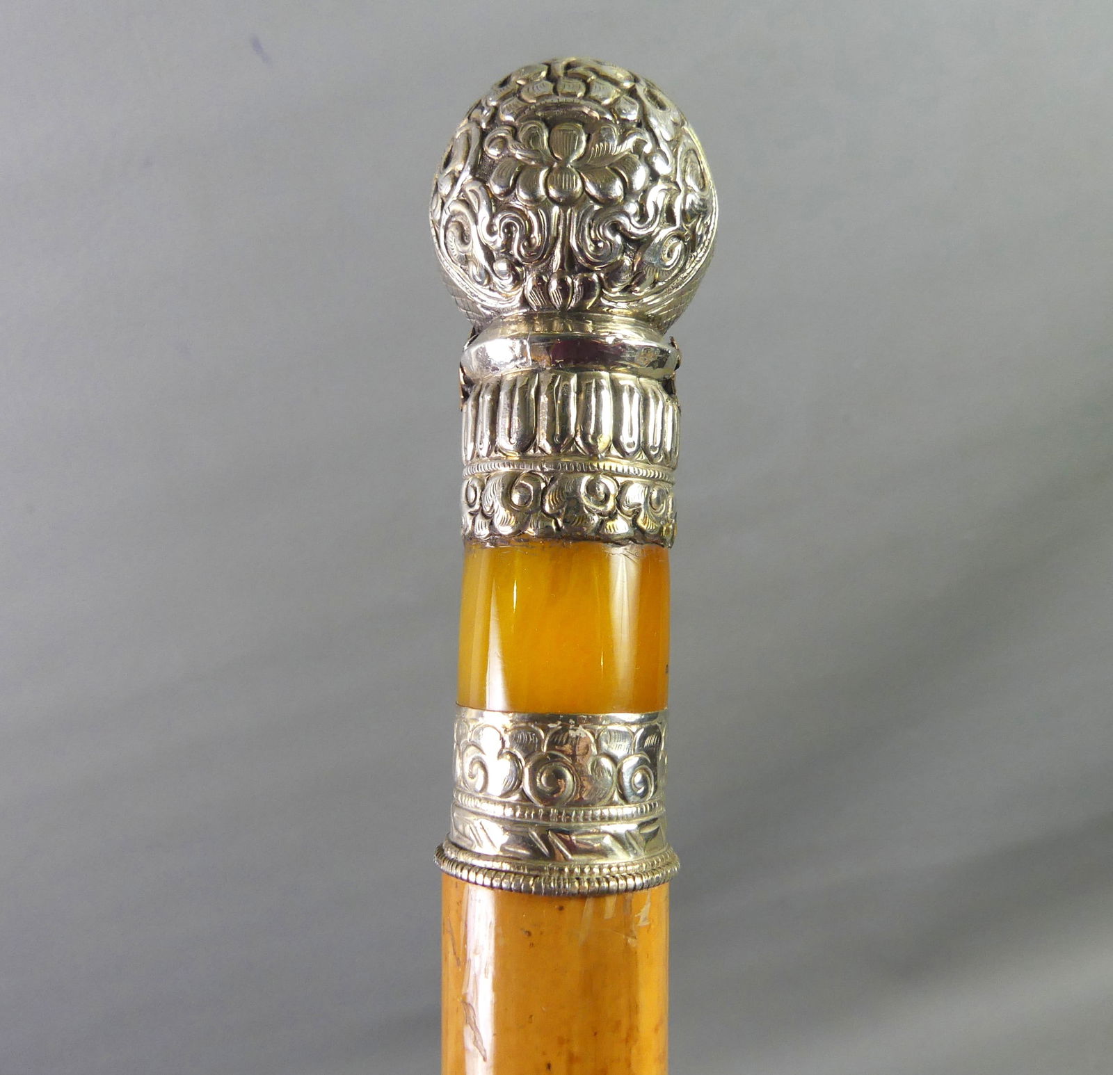 FANCY SILVER KNOB WALKING STICK (1 of 4)