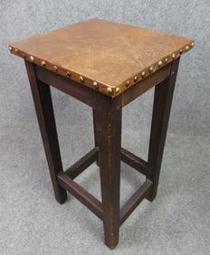 ARTS & CRAFTS OAK STOOL ATTR. STICKLEY