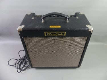 ROLAND BLUES CUBE AMP