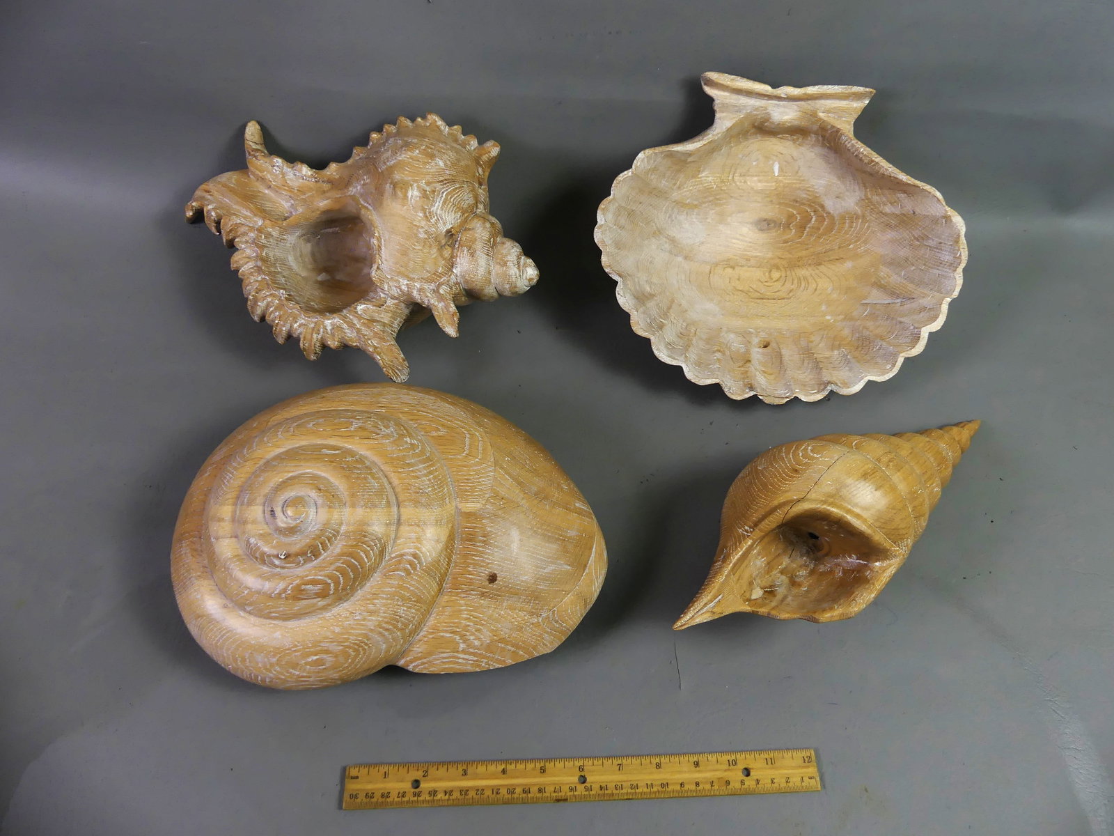 4 LARGE WOODEN SEASHELLS (1 of 2)